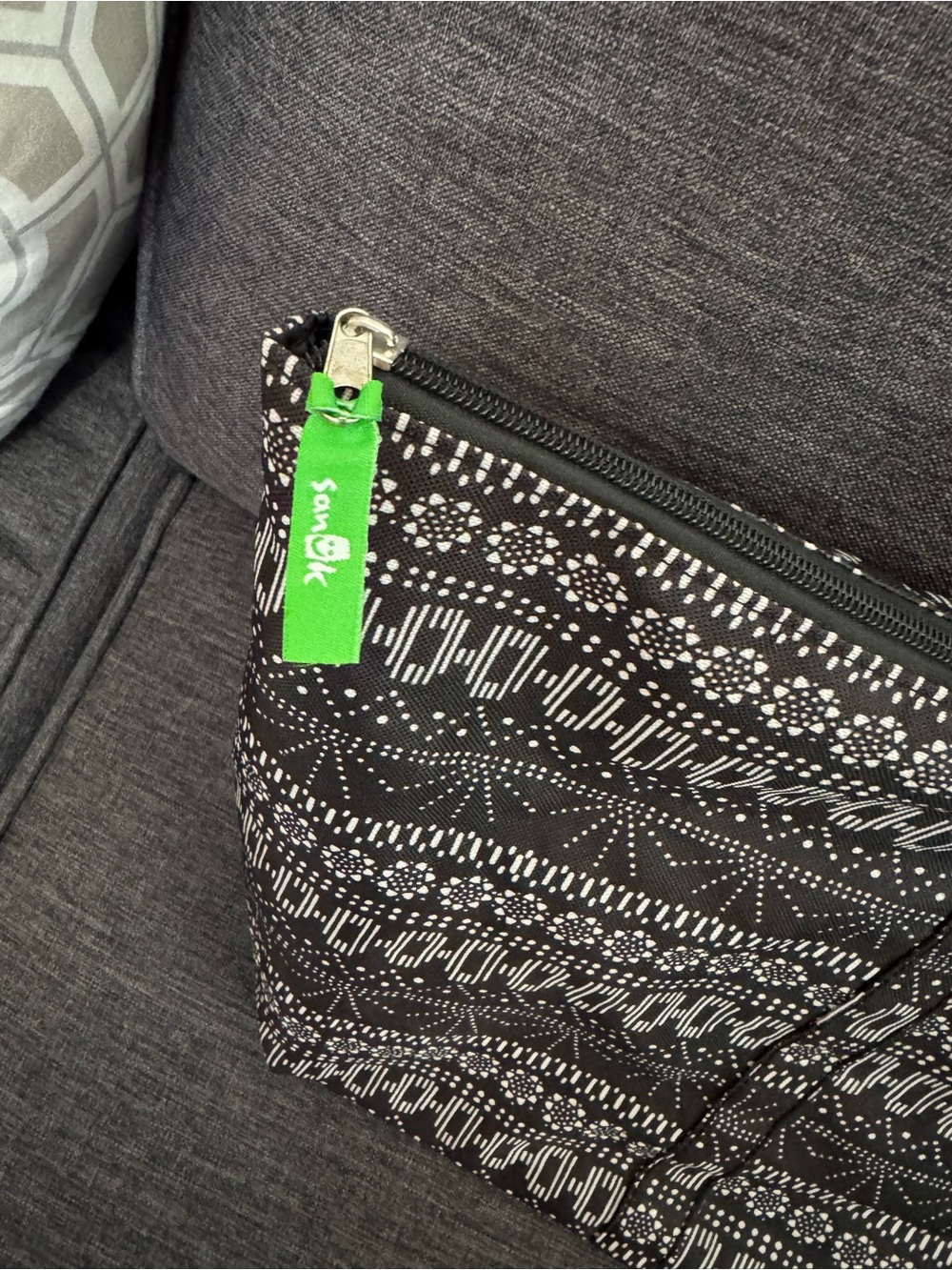 Sanuk x DSW Black and White Tribal Print YogaTote Bag - Picture 3 of 12